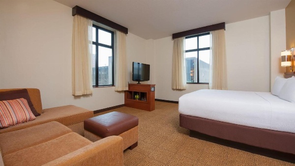 Hyatt Place Des Moines Downtown image 6